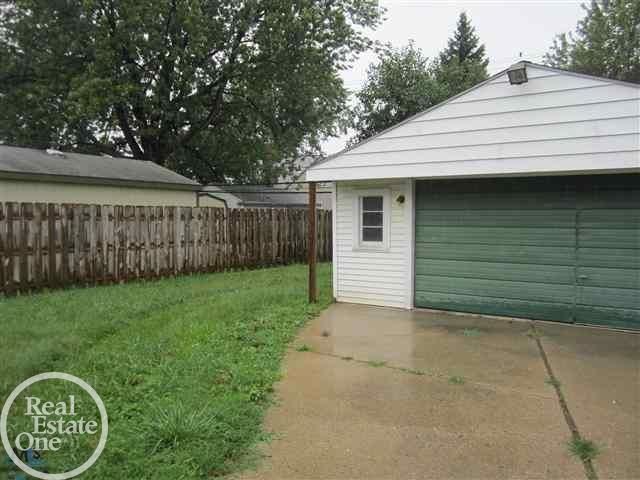 22133 Donald Avenue, Eastpointe, MI 48021