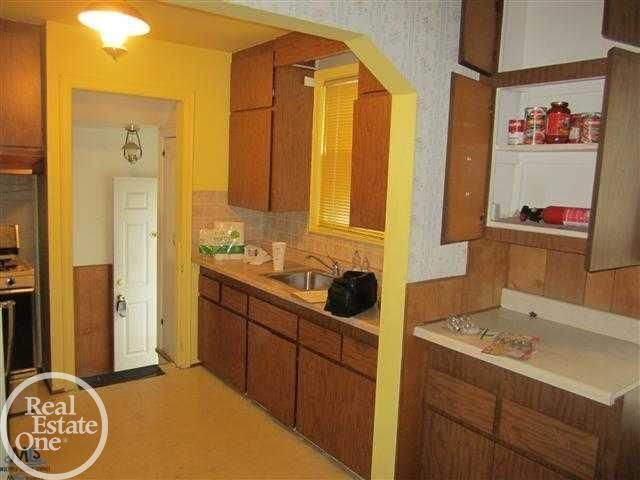 22133 Donald Avenue, Eastpointe, MI 48021