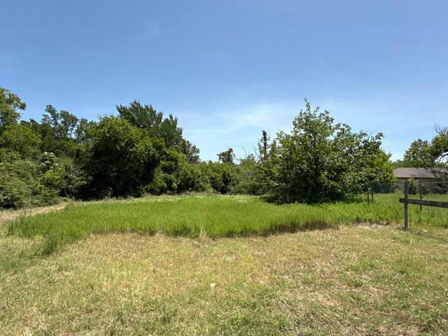 8160 University Hills Boulevard, Dallas, TX 75241
