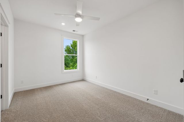 400 Lawrence St, Old Hickory, TN 37138