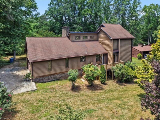 512 Forest Lane, Yadkinville, NC 27055