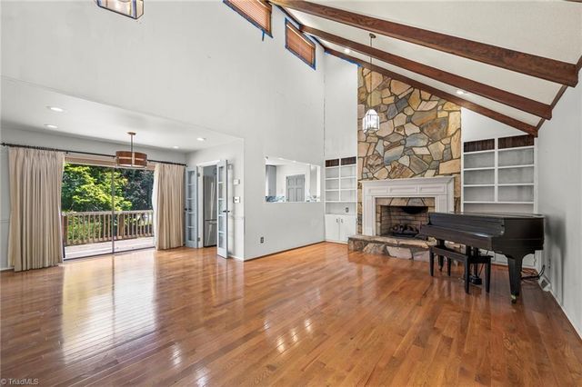 512 Forest Lane, Yadkinville, NC 27055