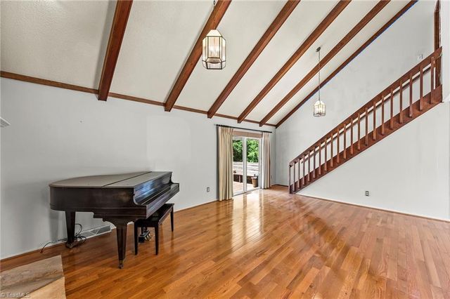 512 Forest Lane, Yadkinville, NC 27055