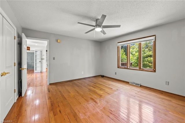512 Forest Lane, Yadkinville, NC 27055