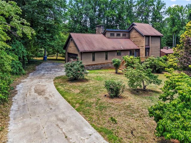 512 Forest Lane, Yadkinville, NC 27055