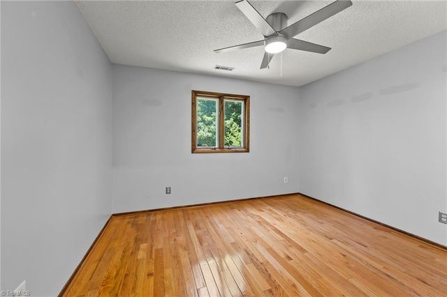 512 Forest Lane, Yadkinville, NC 27055
