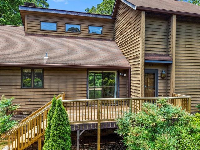 512 Forest Lane, Yadkinville, NC 27055