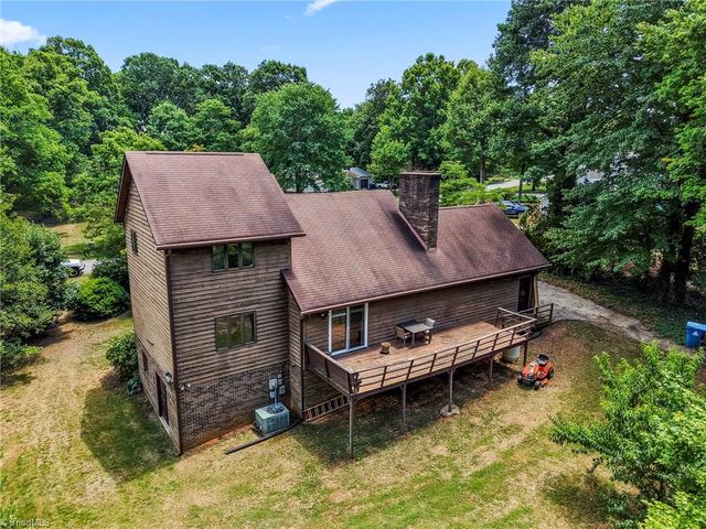512 Forest Lane, Yadkinville, NC 27055