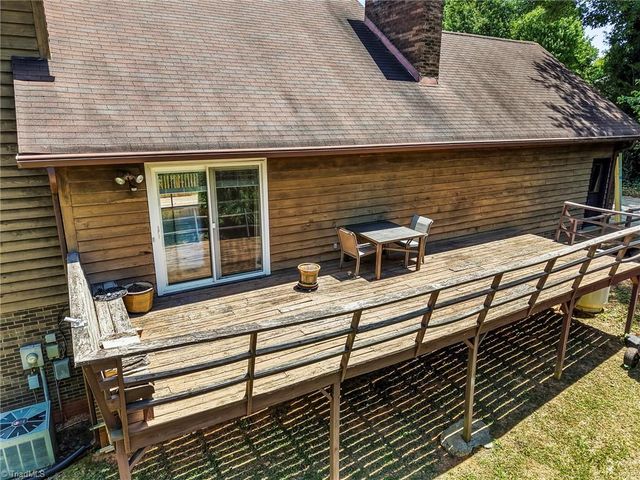 512 Forest Lane, Yadkinville, NC 27055