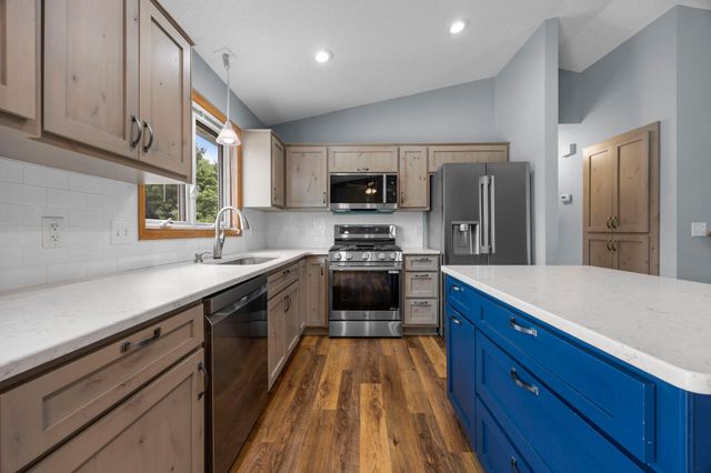 9170 Jareau Avenue S, Cottage Grove, MN 55016