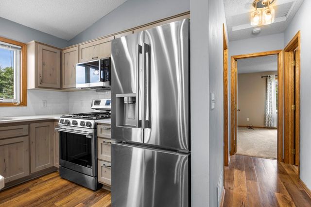 9170 Jareau Avenue S, Cottage Grove, MN 55016