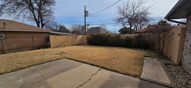 1516 Oak Vista Drive, Dallas, TX 75232