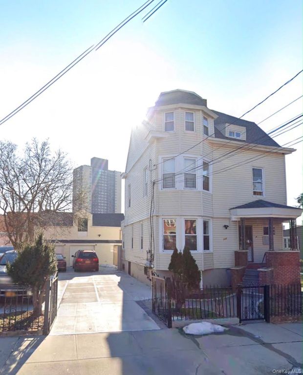 846 E 215th Street, Bronx, NY 10467