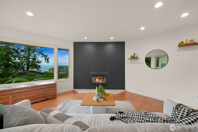 25 Shorewood Drive, Bellingham, WA 98225