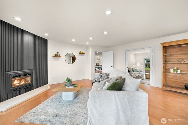 25 Shorewood Drive, Bellingham, WA 98225