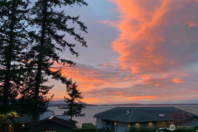 25 Shorewood Drive, Bellingham, WA 98225
