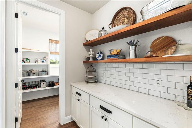 141 Tambra Lea LN, Liberty Hill, TX 78642