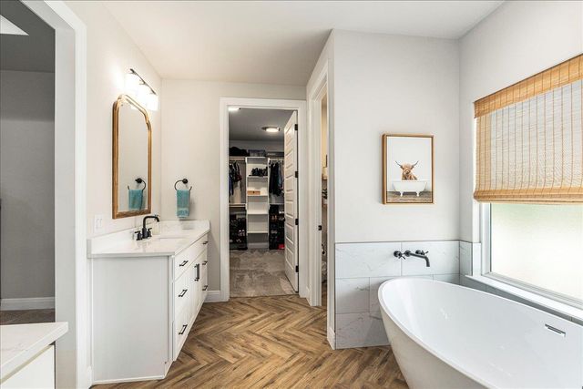 141 Tambra Lea LN, Liberty Hill, TX 78642