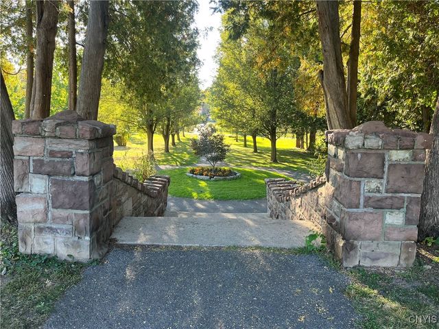 14 South Marvine Avenue, Auburn, NY 13021