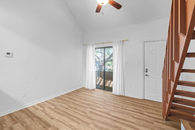 2714 Nueces ST 206, Austin, TX 78705