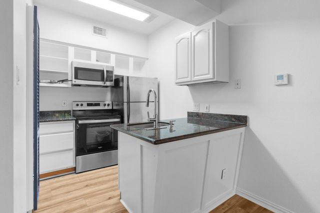 2714 Nueces ST 206, Austin, TX 78705