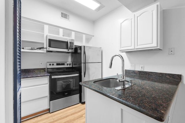 2714 Nueces ST 206, Austin, TX 78705