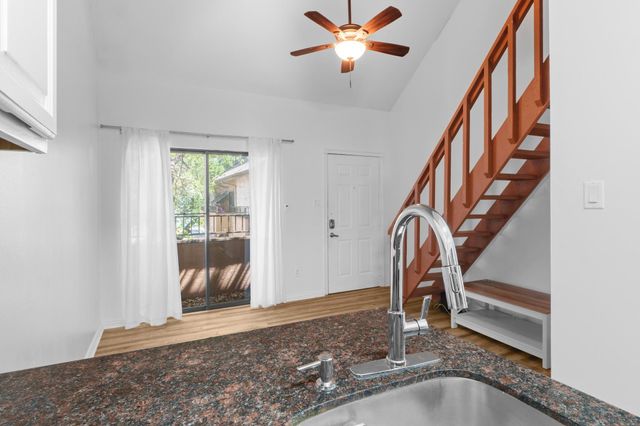 2714 Nueces ST 206, Austin, TX 78705