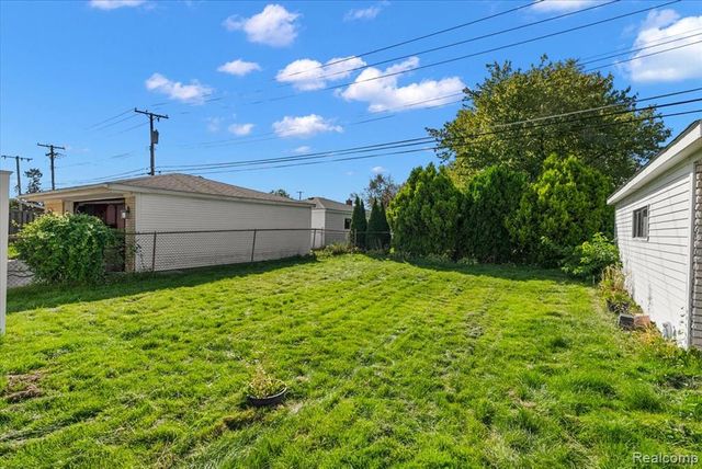 33759 Cornelissen Drive, Sterling Heights, MI 48312