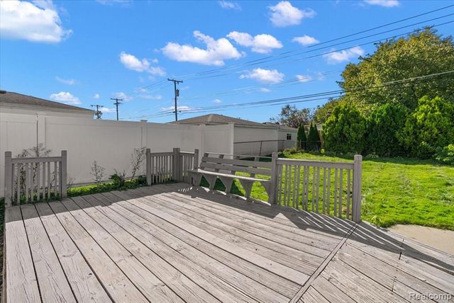 33759 Cornelissen Drive, Sterling Heights, MI 48312