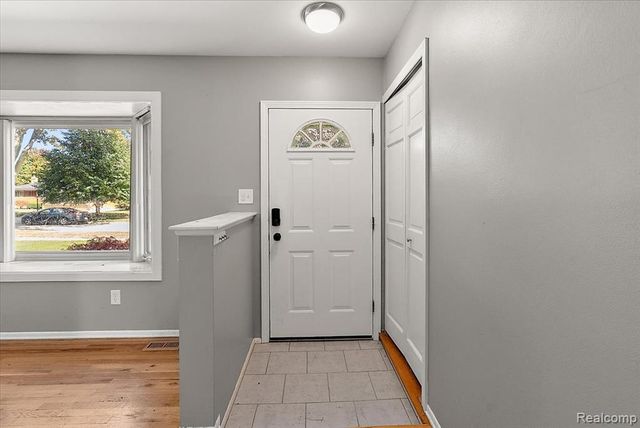 33759 Cornelissen Drive, Sterling Heights, MI 48312