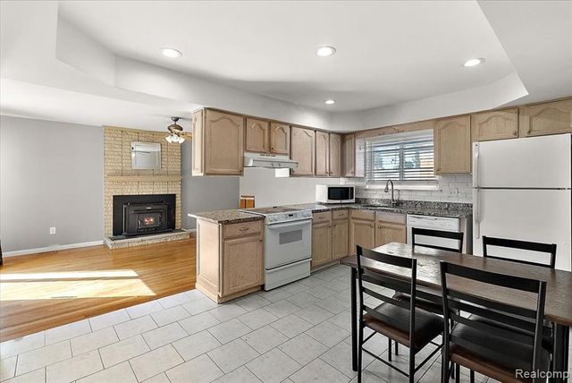 33759 Cornelissen Drive, Sterling Heights, MI 48312