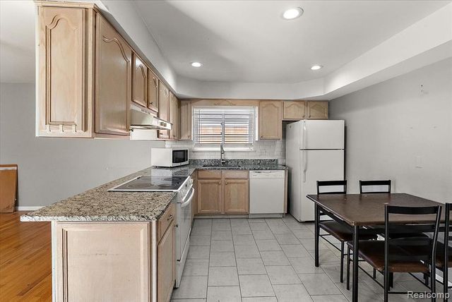 33759 Cornelissen Drive, Sterling Heights, MI 48312