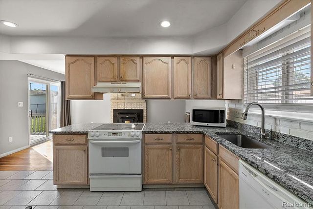 33759 Cornelissen Drive, Sterling Heights, MI 48312