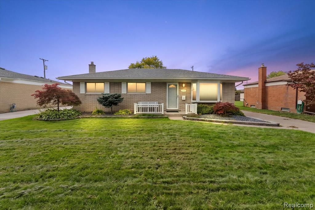 33759 Cornelissen Drive, Sterling Heights, MI 48312