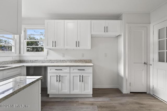 8024 HAWTHORNE Street, Jacksonville, FL 32208