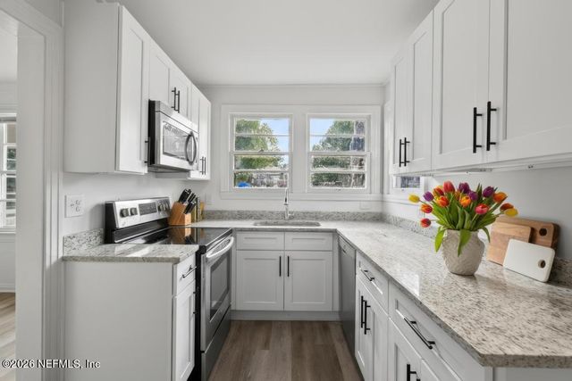 8024 HAWTHORNE Street, Jacksonville, FL 32208