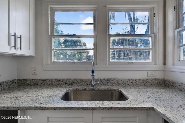 8024 HAWTHORNE Street, Jacksonville, FL 32208