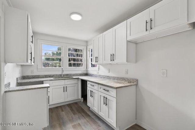 8024 HAWTHORNE Street, Jacksonville, FL 32208