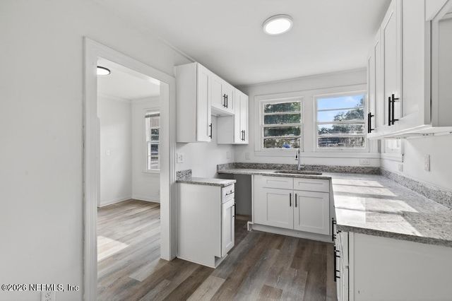 8024 HAWTHORNE Street, Jacksonville, FL 32208