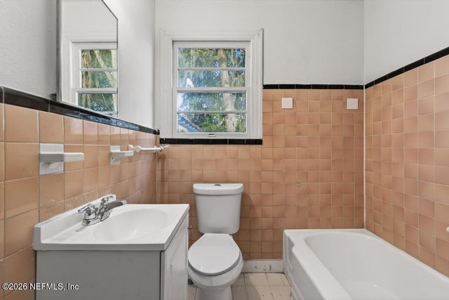 8024 HAWTHORNE Street, Jacksonville, FL 32208