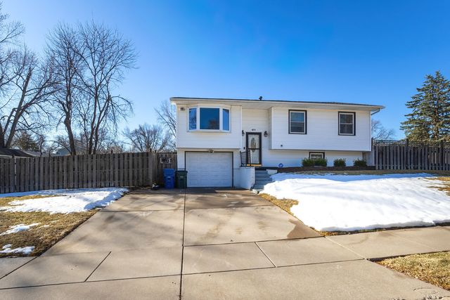 4215 W 16th Street, Davenport, IA 52804