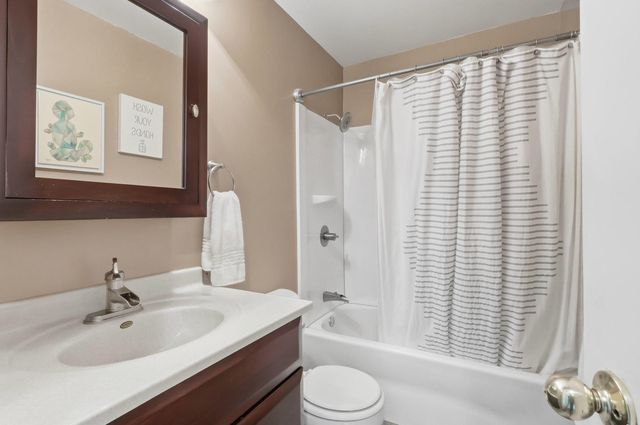 4215 W 16th Street, Davenport, IA 52804