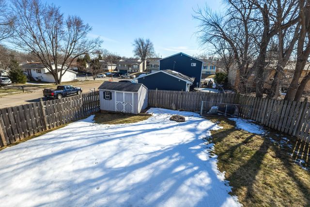 4215 W 16th Street, Davenport, IA 52804