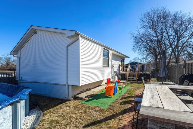 4215 W 16th Street, Davenport, IA 52804