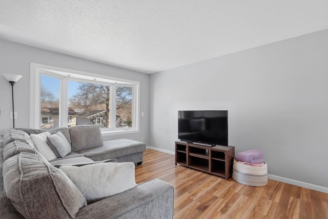 4215 W 16th Street, Davenport, IA 52804