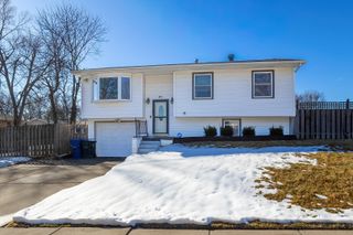 4215 W 16th Street, Davenport, IA 52804
