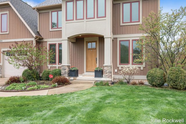 4985 W Village Court SE, Ada, MI 49301