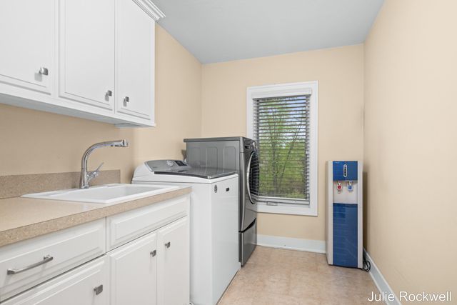 4985 W Village Court SE, Ada, MI 49301