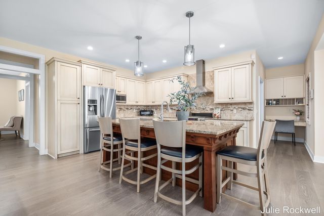 4985 W Village Court SE, Ada, MI 49301