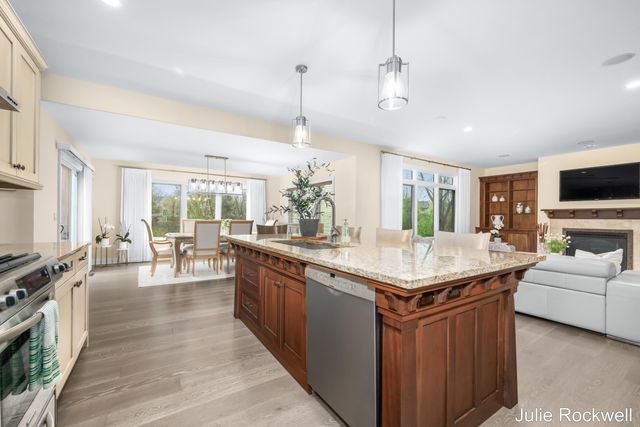 4985 W Village Court SE, Ada, MI 49301